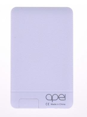 Šikovný CardPhone od Apei se pyšní konstrukci podobné velikosti kreditní karty, která se Vám hodí jak pro cestování tak pro použití jako sekundární mobilní telefon.