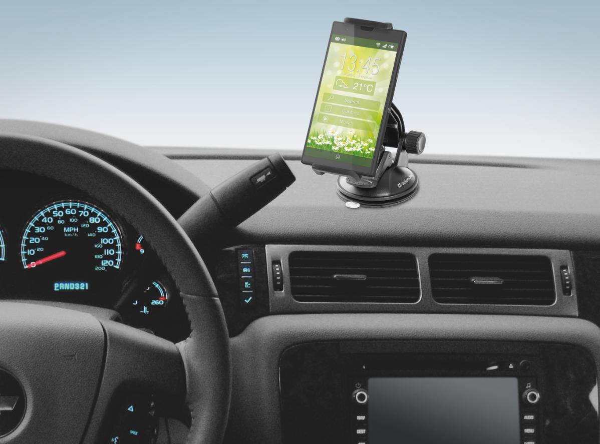 Držák do auta na mobilní telefon lze upevnit na palubovou desku pomocí přísavky. 