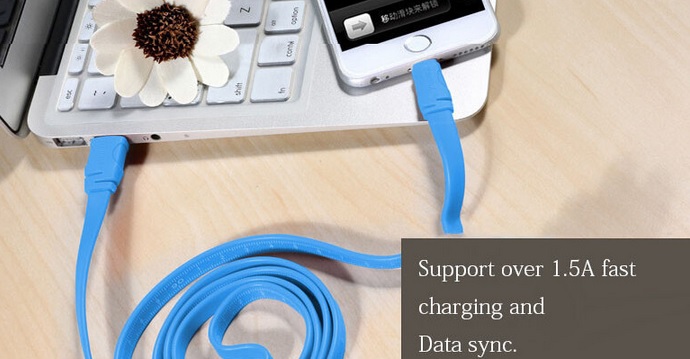 Kabel Vám nabídne na druhé straně USB kabelu inovativní Apple Lightning konektor s oboustranným použitím a rychlostí 1,5A.