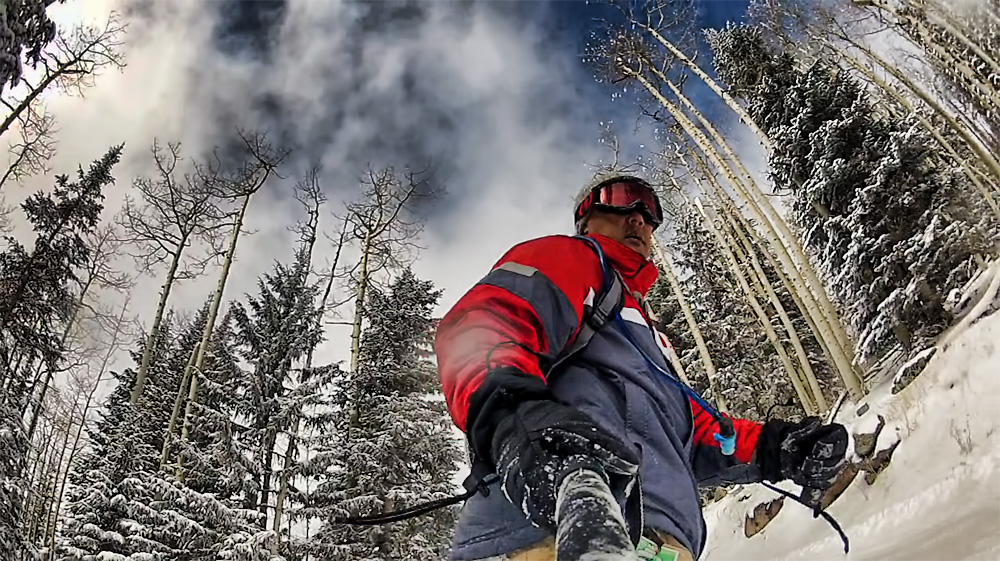 Ideální pro zachycení snowboardové nebo lyžařské akce. Použití: cestování, video deníky, video blogging, Hiking / kemping, na party, na pláž, koncerty, sportovní aktivity.